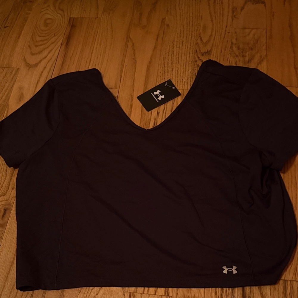 Under Armour Women's Black Crop Top